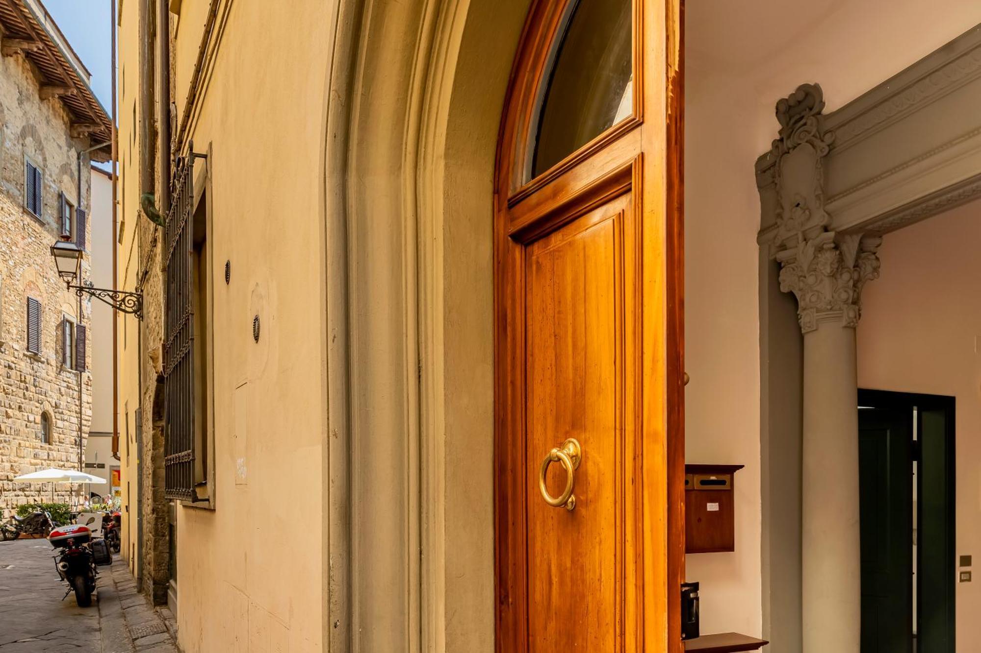 Отель Santa Croce Exclusive Флоренция Экстерьер фото